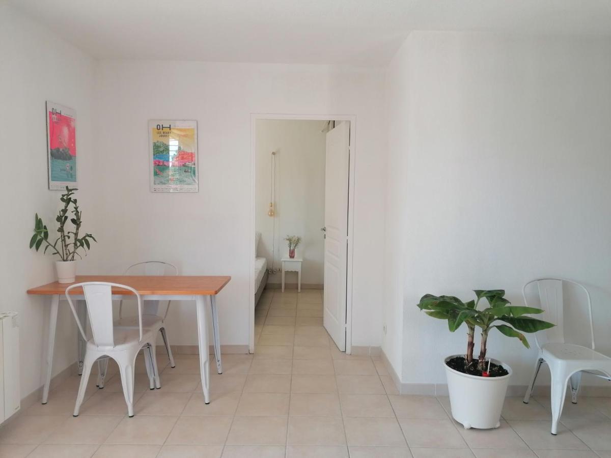 : Joli T2 Et Collines + Terrasse * Marseille