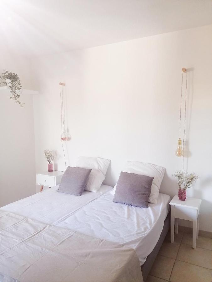 : Joli T2 Et Collines + Terrasse Appartement