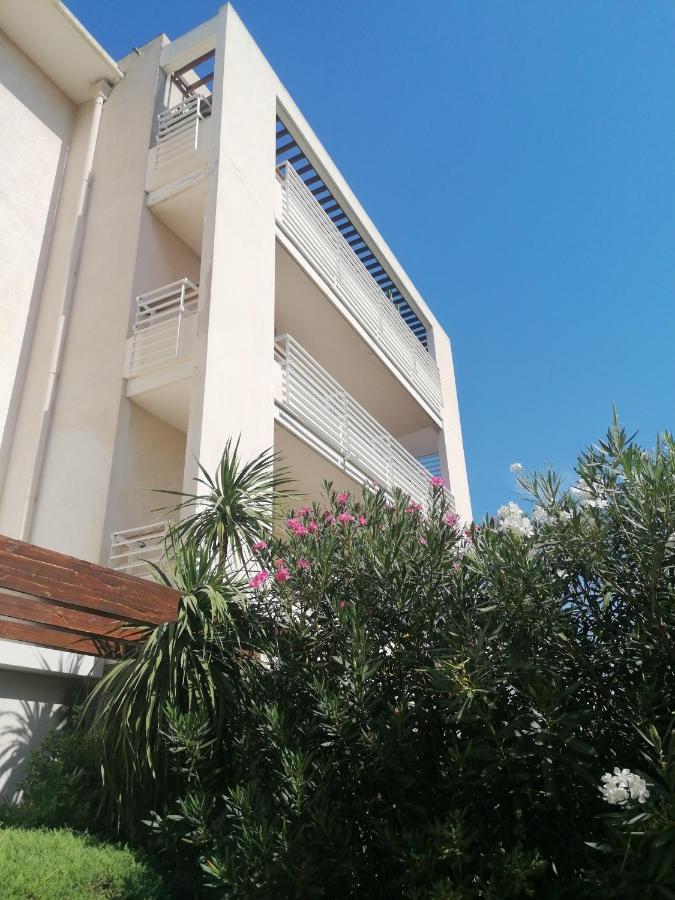 : Joli T2 Et Collines + Terrasse * Marseille
